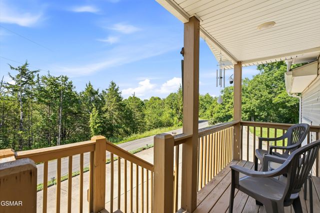 1044 Lake Smoky Road, Sevierville, TN 37876