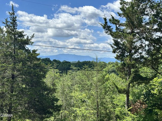 1044 Lake Smoky Road, Sevierville, TN 37876