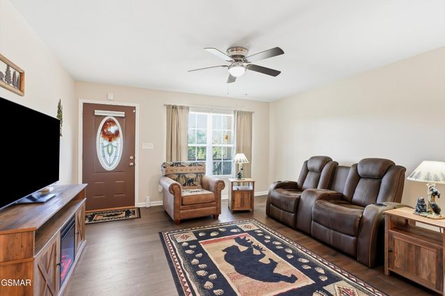 1044 Lake Smoky Road, Sevierville, TN 37876