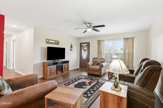 1044 Lake Smoky Road, Sevierville, TN 37876