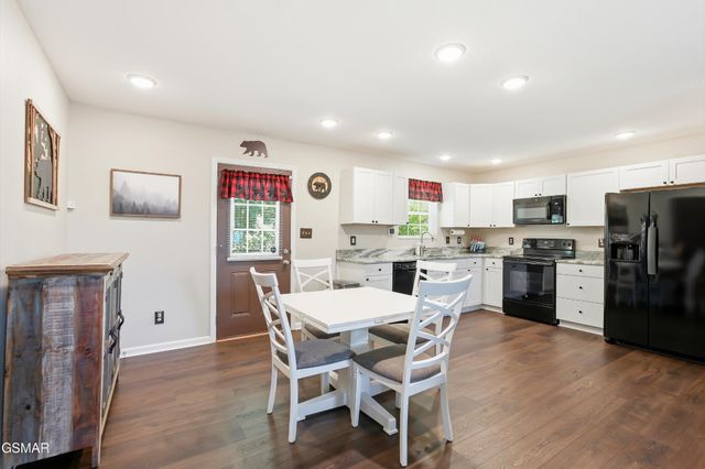 1044 Lake Smoky Road, Sevierville, TN 37876