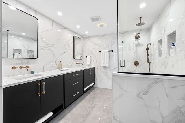 180 E Pearson Street 3702, Chicago, IL 60611