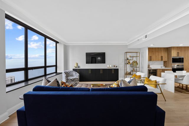 180 E Pearson Street 3702, Chicago, IL 60611