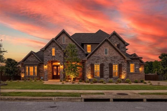1300 Birkshire Court, Cave Springs, AR 72718