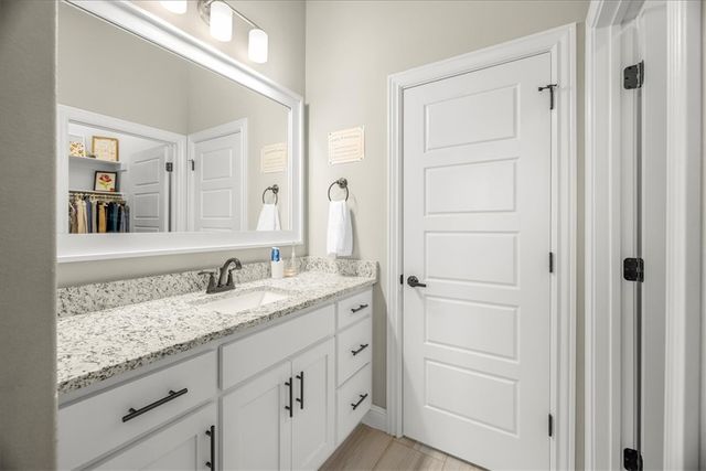 1300 Birkshire Court, Cave Springs, AR 72718