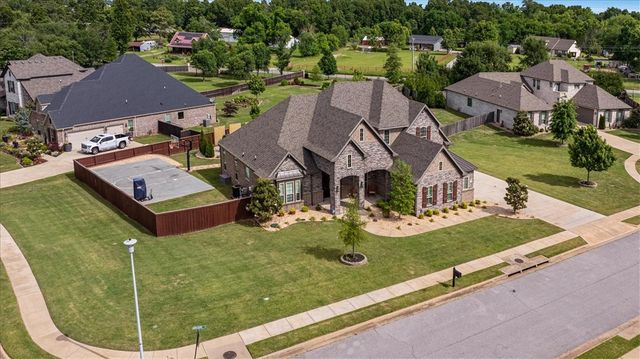 1300 Birkshire Court, Cave Springs, AR 72718