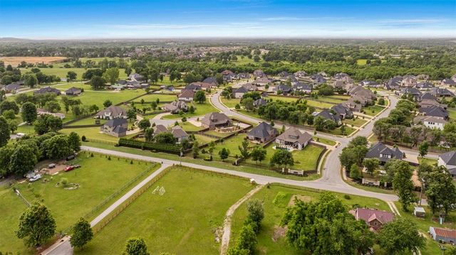 1300 Birkshire Court, Cave Springs, AR 72718