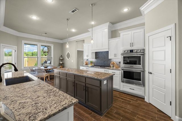1300 Birkshire Court, Cave Springs, AR 72718