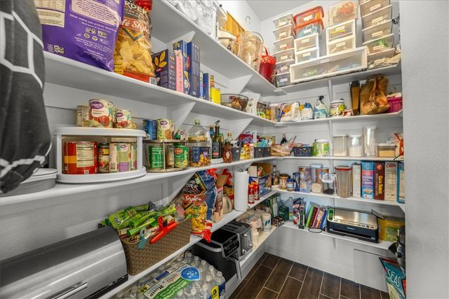 1300 Birkshire Court, Cave Springs, AR 72718
