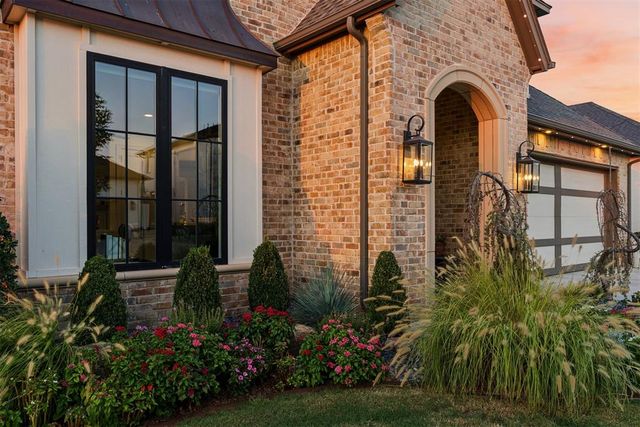 2101 Wiregrass Drive, Edmond, OK 73025