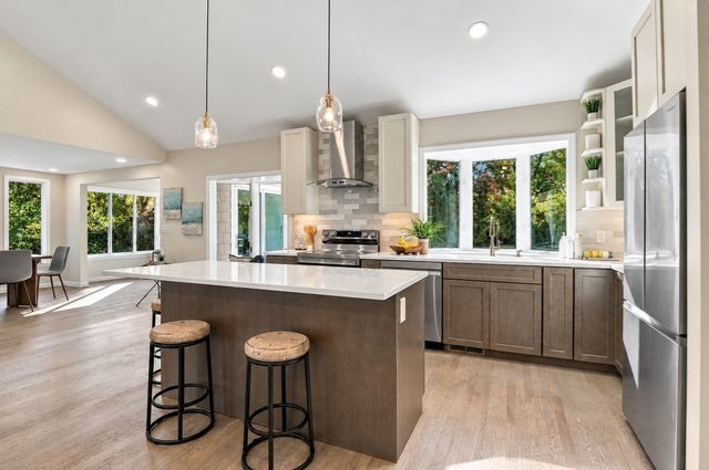 34 Morningside Lane, Lincoln, MA 01773