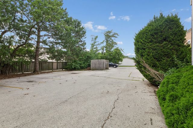 4241 Lindenwood Drive A, Matteson, IL 60443