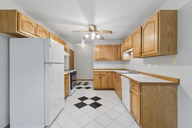 4241 Lindenwood Drive A, Matteson, IL 60443