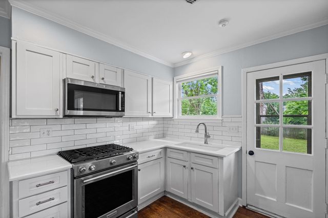 3821 N MONTCLAIR DR, Memphis, TN 38111