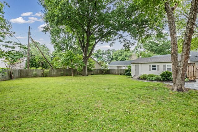 3821 N MONTCLAIR DR, Memphis, TN 38111