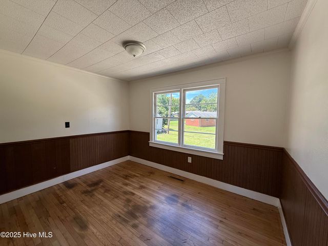 100 First Street, Williamston, NC 27892