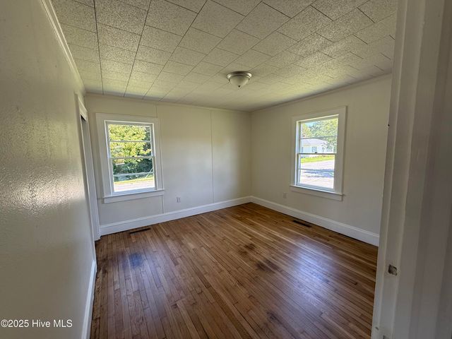 100 First Street, Williamston, NC 27892