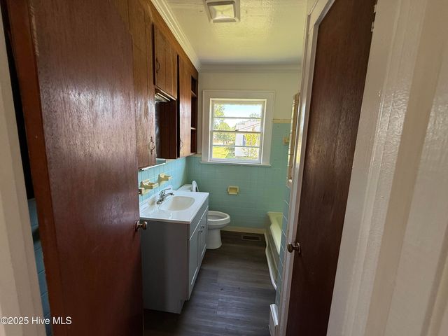 100 First Street, Williamston, NC 27892