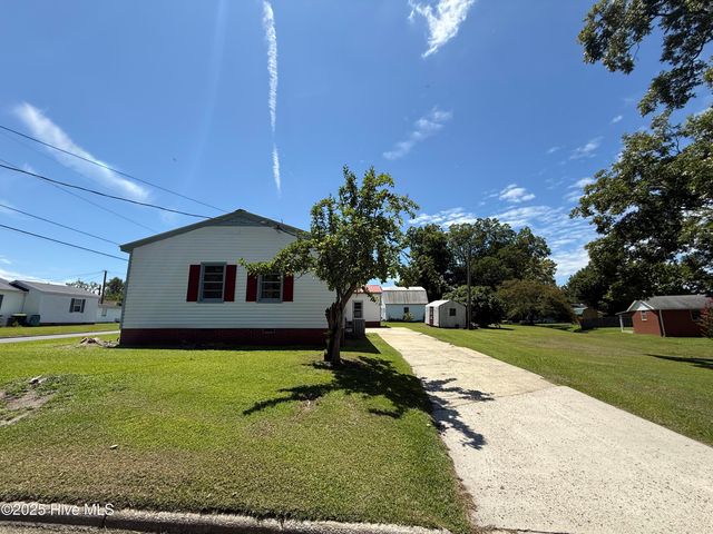 100 First Street, Williamston, NC 27892