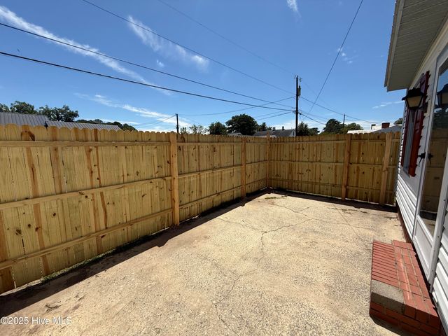 100 First Street, Williamston, NC 27892