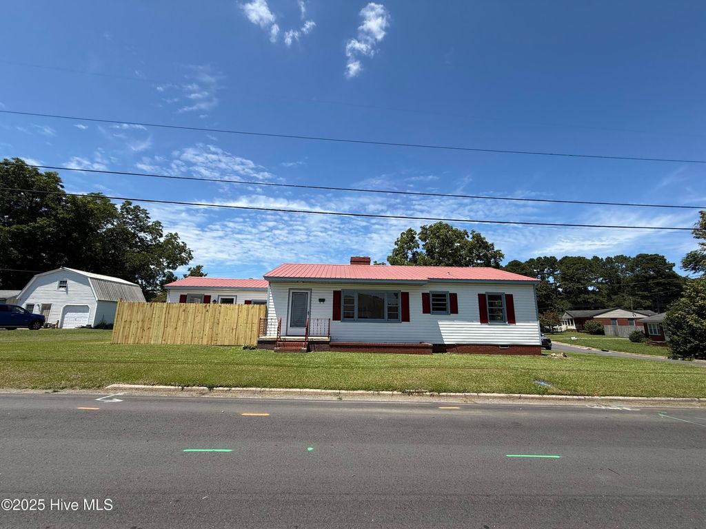100 First Street, Williamston, NC 27892
