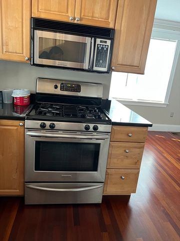190 Sydney St A, Boston, MA 02125