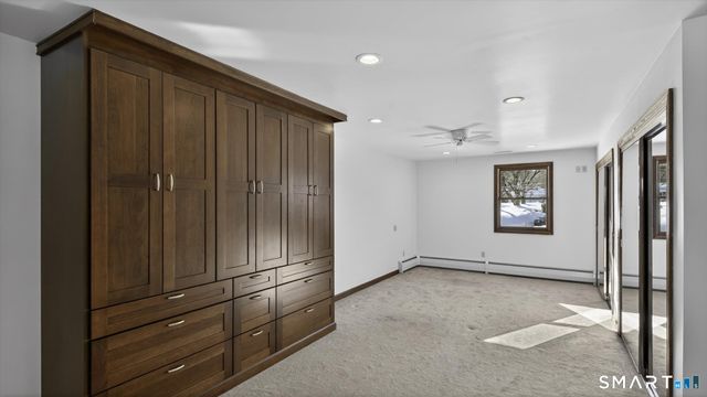 4 Kearns Circle, Granby, CT 06035