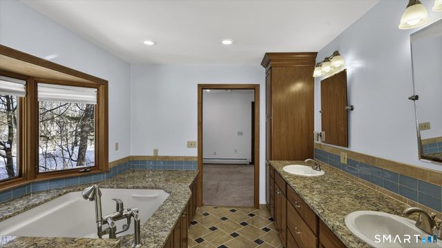 4 Kearns Circle, Granby, CT 06035