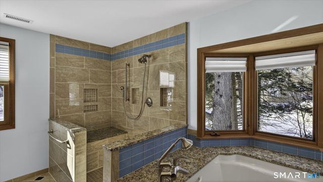 4 Kearns Circle, Granby, CT 06035