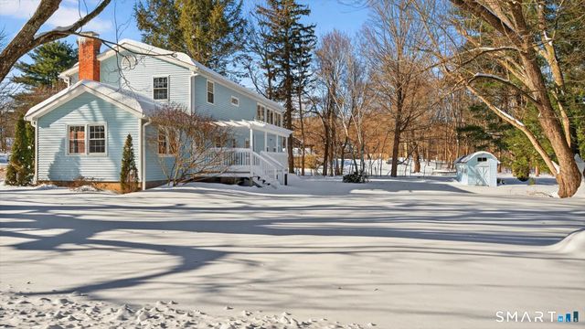 4 Kearns Circle, Granby, CT 06035