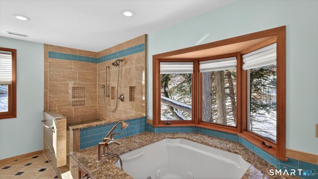 4 Kearns Circle, Granby, CT 06035