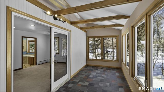 4 Kearns Circle, Granby, CT 06035