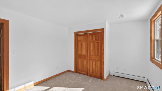 4 Kearns Circle, Granby, CT 06035