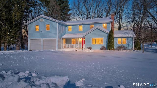 4 Kearns Circle, Granby, CT 06035