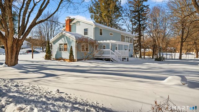 4 Kearns Circle, Granby, CT 06035