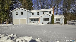 4 Kearns Circle, Granby, CT 06035
