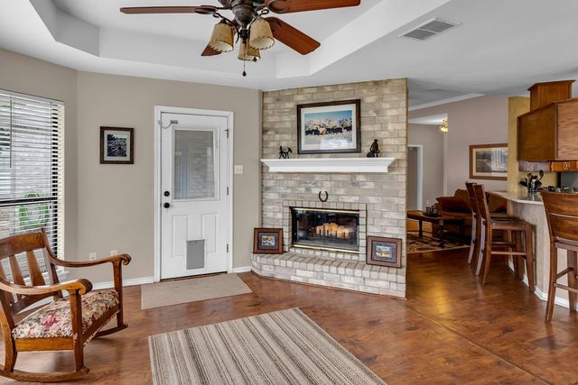 2409 Twin Oak Dr, Portland, TX 78374