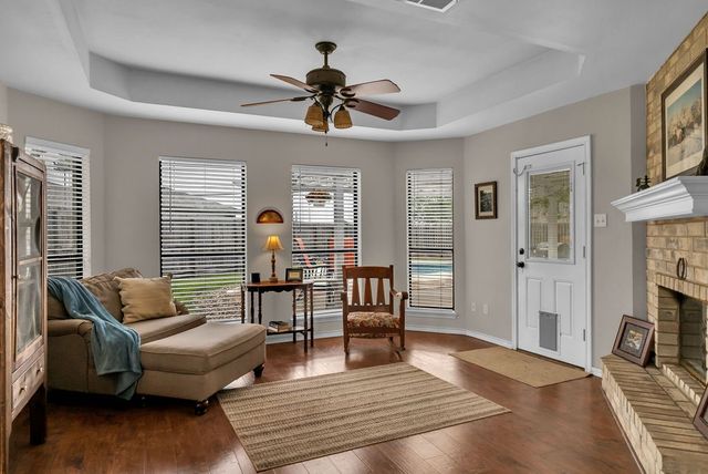 2409 Twin Oak Dr, Portland, TX 78374
