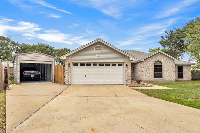 2409 Twin Oak Dr, Portland, TX 78374