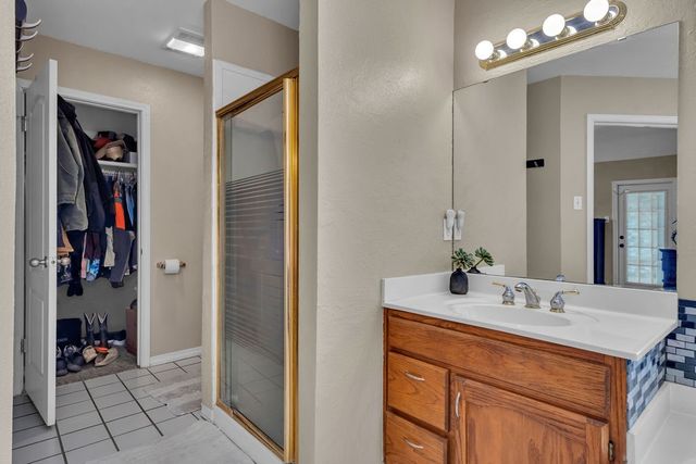 2409 Twin Oak Dr, Portland, TX 78374