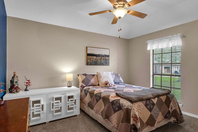 2409 Twin Oak Dr, Portland, TX 78374