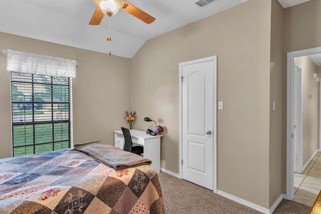 2409 Twin Oak Dr, Portland, TX 78374