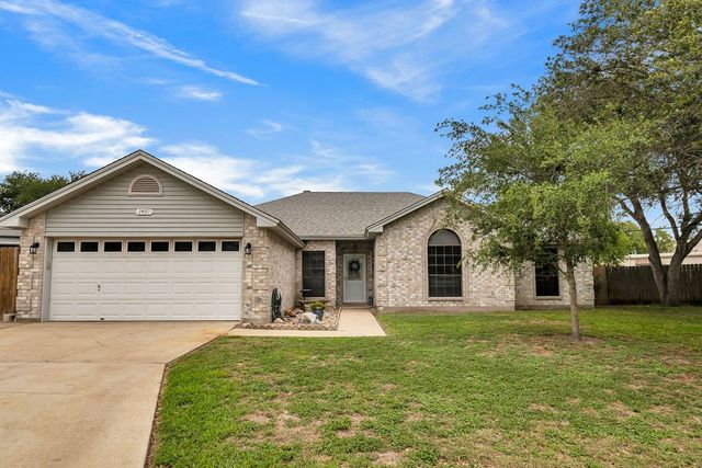 2409 Twin Oak Dr, Portland, TX 78374