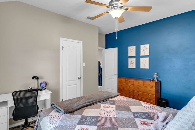 2409 Twin Oak Dr, Portland, TX 78374
