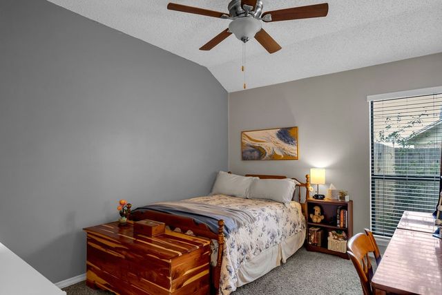 2409 Twin Oak Dr, Portland, TX 78374