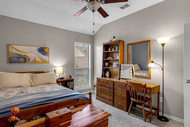 2409 Twin Oak Dr, Portland, TX 78374