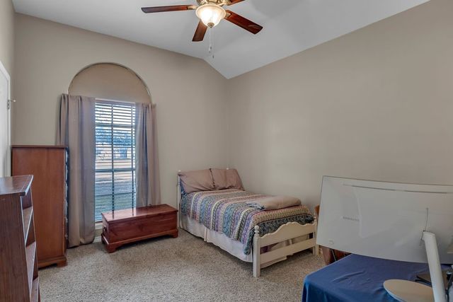 2409 Twin Oak Dr, Portland, TX 78374