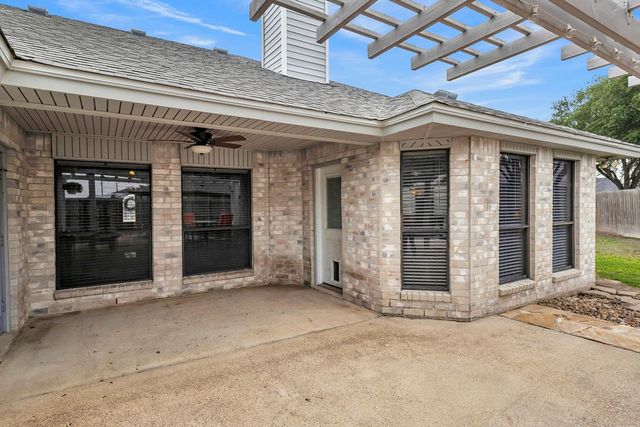 2409 Twin Oak Dr, Portland, TX 78374