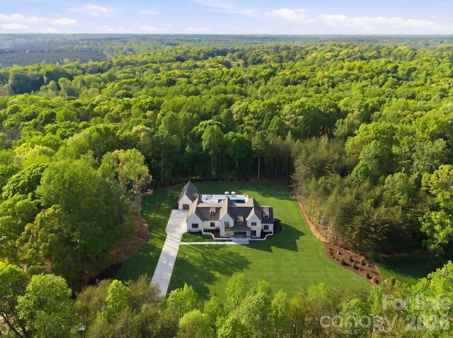 3035 Maple Way Drive, Davidson, NC 28036