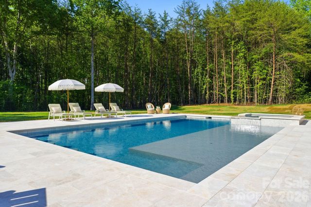 3035 Maple Way Drive, Davidson, NC 28036